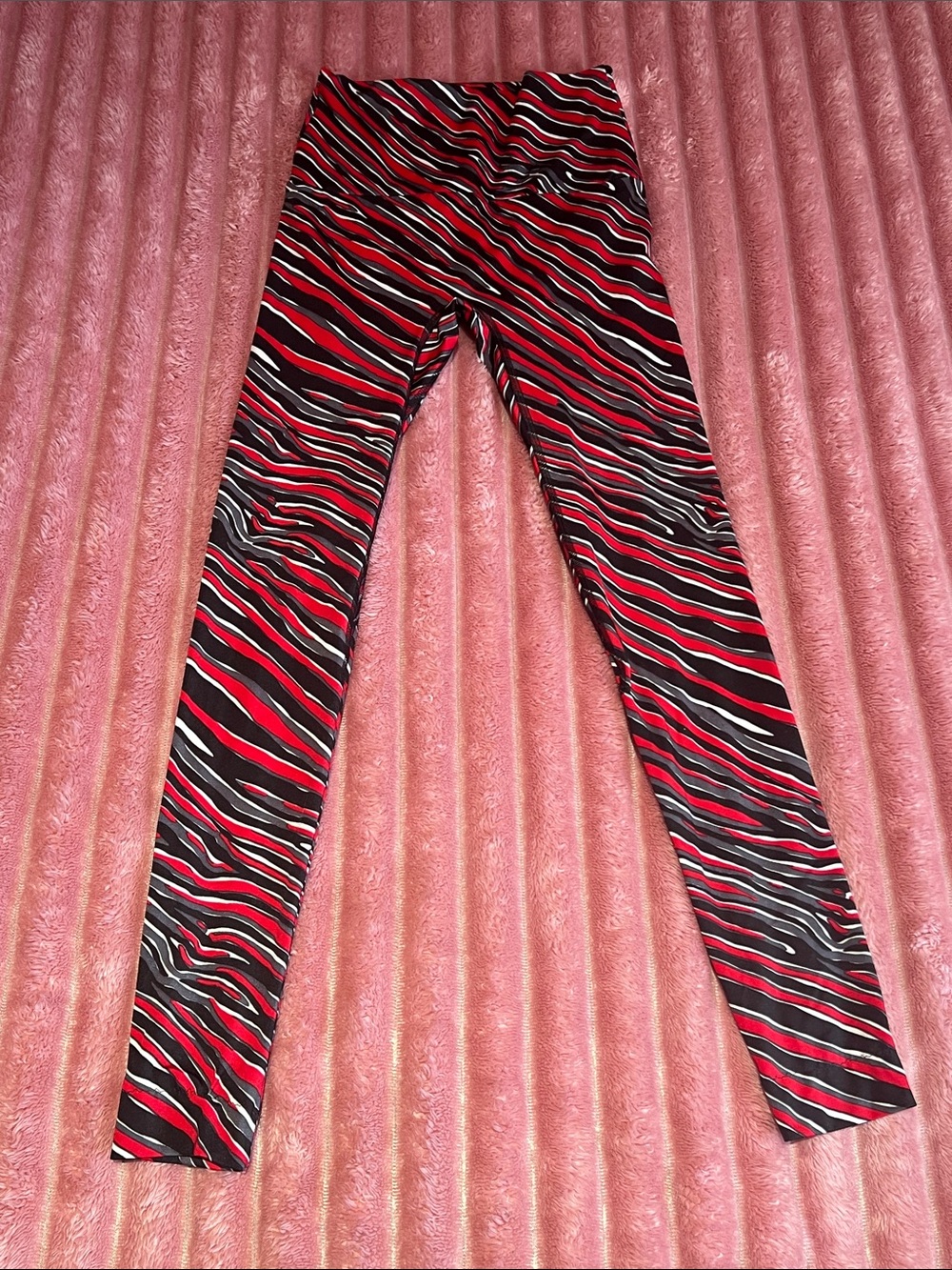 K-DEER Red Black White Striped Active Leggings
